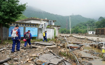 Жертвами сильных ливней в Пекине стали 30 человек