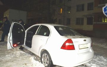 В столице на сотрудницу банка напали с ножом