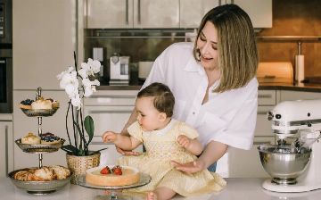 Лола Юлдашева рассказала, почему не показывает мультики своей младшей дочке