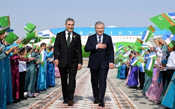 Как Шавката Мирзиёева встретили в Туркменистане