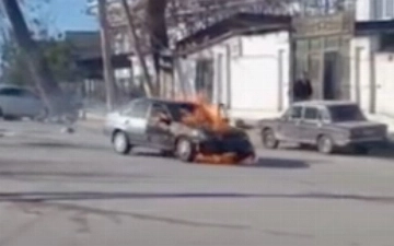 «Никаких спецэффектов». В Кашкадарье горящая Nexia без водителя врезалась в другую машину