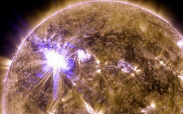 На Солнце зафиксировали вспышку предпоследнего уровня мощности