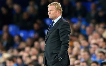 «Барселона» объявила об увольнении Рональда Кумана