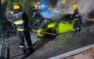 В Ташкенте загорелся электромобиль Tesla
