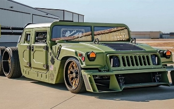 В сети показали необычный военный автомобиль Humvee 6x2