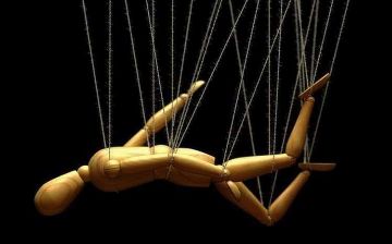 Приёмы, с помощью которых нарциссы, социопаты и психопаты манипулируют нами