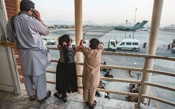 СМИ: «Талибан» лишил узбекский язык статуса официального