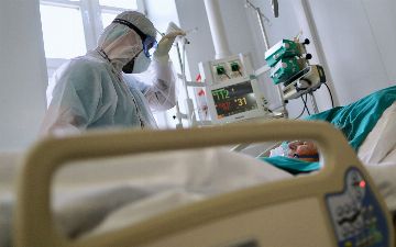 Количество новых случаев заражения коронавирусом перевалило за 900