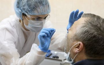 Непривитые против «короны» умирают в 25 раз чаще вакцинированных людей — новое исследование ученых