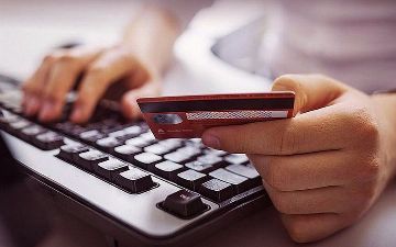 В Узбекистане подросток в течение четырех лет крал деньги с пластиковых карт и тратил их на азартные игры