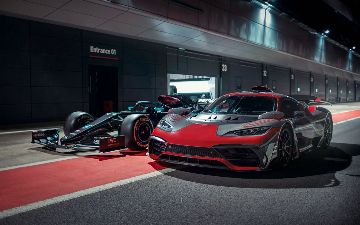 Mercedes официально представил гибридный гиперкар AMG One