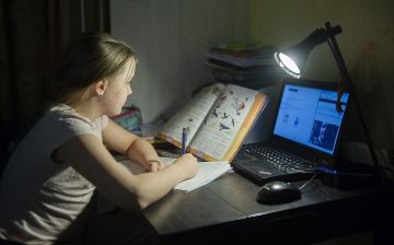 У школьников ухудшается здоровье из-за дистанционного обучения — подробности