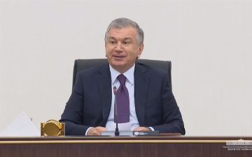 «Стой, стой», — президент прервал речь вице-премьера, чтобы поздравить тяжелоатлета Акбара Жураева