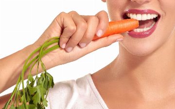 Узбекский терапевт рассказала, почему полезно есть твердую пищу