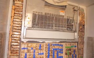 На узбекско-таджикской границе в потайном отсеке грузовика пытались провести 230 кг героина