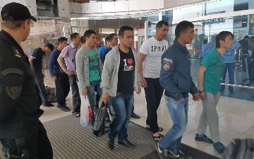 Обнародовано число узбекистанцев отправившихся на заработки за границу с начала года
