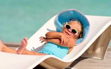 Специалист рассказал, как загорать без вреда для здоровья