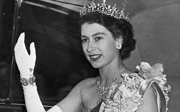 Новый номер британского Vogue посвятили Елизавете II