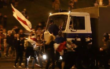 В Минске в ходе протестов погиб один человек — его сбил автозак