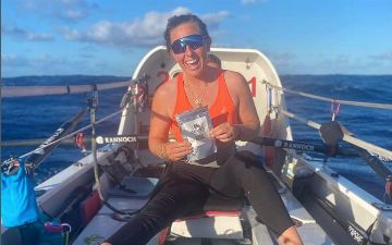 Неизлечимо больная женщина смогла переплыть Атлантический океан и поставила рекорд