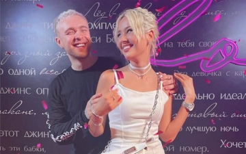 Егор Крид и Клава Кока поцеловались в прямом эфире