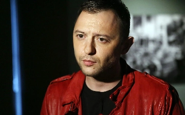 Названа причина агрессии устроившего конфликт в баре солиста группы «Звери»