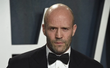 Подписчики высмеяли «цитатами» новый пост Джейсона Стэйтема