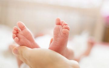 В Узбекистане беременную мать младенца посадили на пять лет за кражу