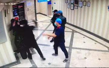 Посетители частной клиники Akfa Medline подрались с охранником 