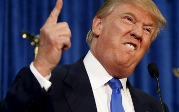 Трамп пообещал распространить вакцины от коронавируса в течение суток после их одобрения