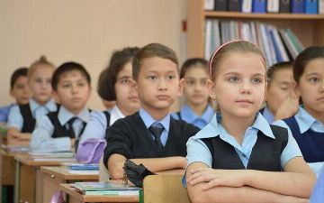 Родителям Узбекистана объяснили, почему нужно платить за электронные дневники Kundalik