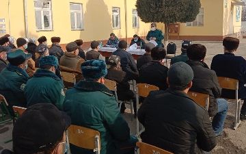 В Андижане мужчина убил кетменем соседа за оскорбление