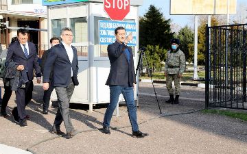 Узбекистан и Казахстан обсудили совместные меры по наращиванию объемов взаимной торговли