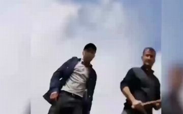 В Сурхандарье мужчины палками избили депутата