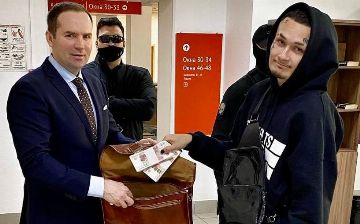 Моргенштерн отблагодарил своего юриста, подарив ему авто марки BMW X5 M Competition