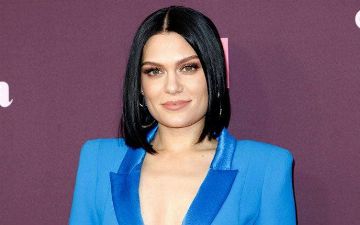 Певице Джесси Джей запретили петь