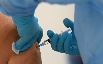 Определен допустимый перерыв между дозами вакцины от COVID