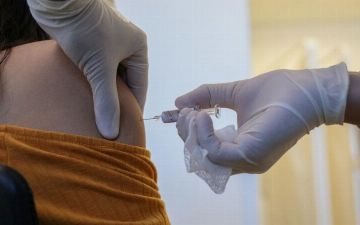 Стало ясно, кому противопоказана вакцина против COVID-19