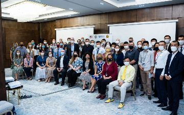 В Узбекистан прибыли десятки преподавателей по английскому языку 