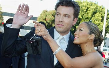 Лучшие мемы про воссоединение Дженнифер Лопес и Бена Аффлека