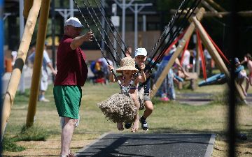 Чем опасны детские площадки?