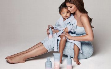 Кайли Дженнер запускает детскую линейку косметики – фото