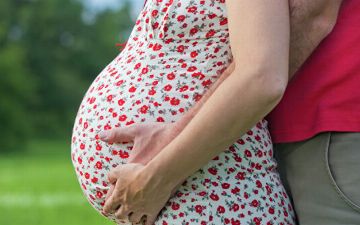 Беременным рассказали, чем грозит отказ от прививок против «короны»