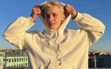 Даня Милохин впервые заговорил с биологическими родителями