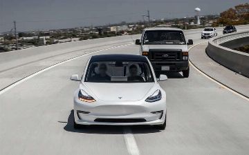 Автопилот Tesla в ближайшем будущем научится сам маневрировать в опасной ситуации