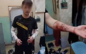 В Навои заключенный колонии-поселения порезал себя лезвием, спрятанным во рту