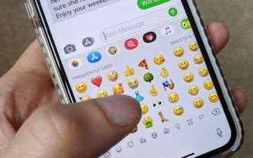 Выяснилось, какой эмодзи чаще всего используют в Узбекистане