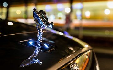 В сети показали второй Rolls-Royce Boat Tail с необычной окраской