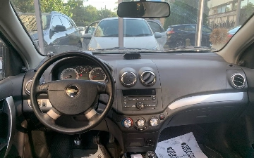 Почему в салоне машины пахнет горелым маслом?