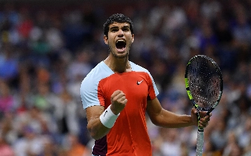 19-летний Алькарас выиграл главный теннисный турнир US Open и стал первой ракеткой мира — видео